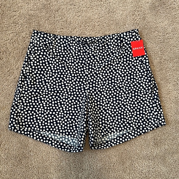 SPANX Sunshine Shorts-Medium - Picture 1 of 4